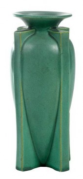 TECO ART POTTERY BUTTRESSED VA