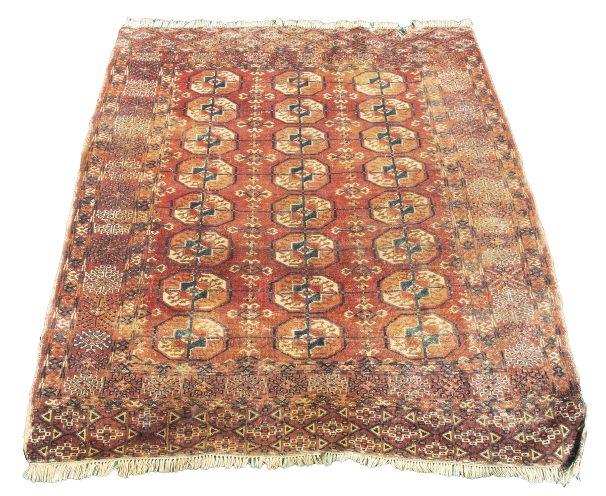 TEKKE BOKHARA RUG (4'10" X 5' 3")