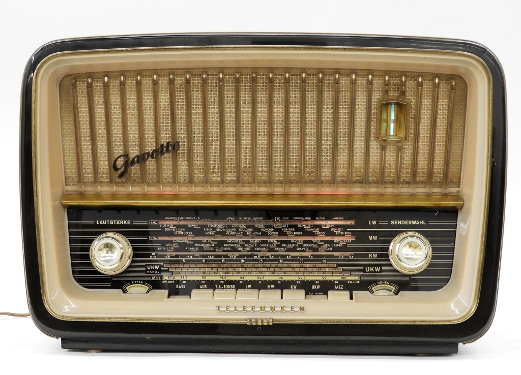 TELEFUNKEN GAVOTTE 1153 AM/FM