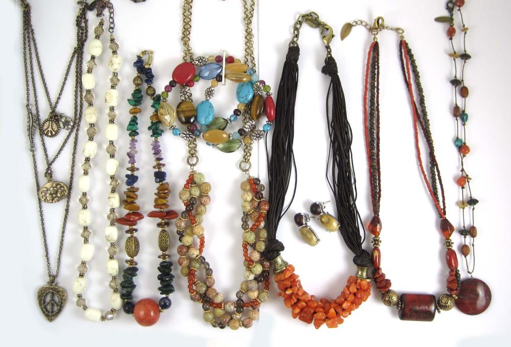 TEN ARTICLES OF DESIGNER BEAD