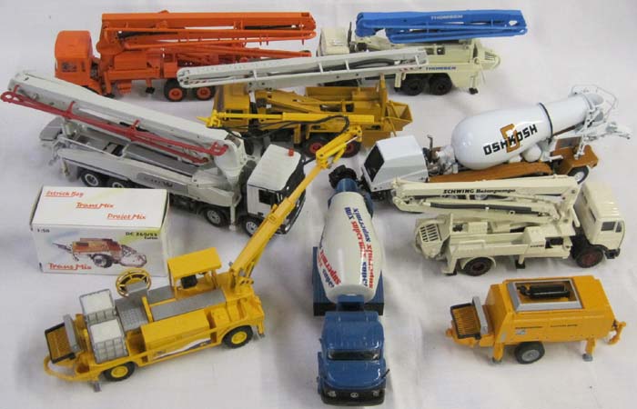 TEN DIECAST METAL SCALE MODELS OF
