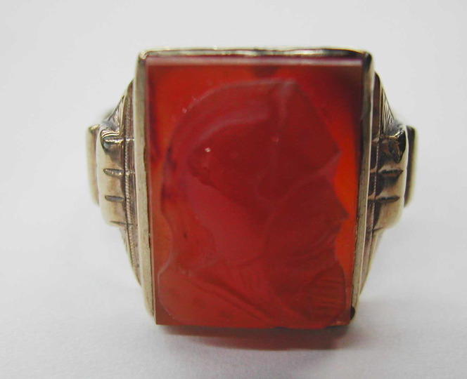 Ten-Karat Yellow Gold and Carnelian