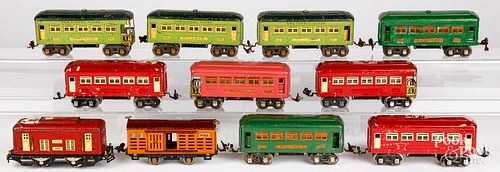 TEN LIONEL TRAIN CARSEleven