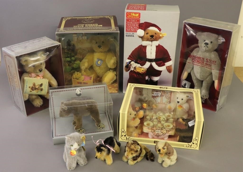 Ten Steiff animals, to include
