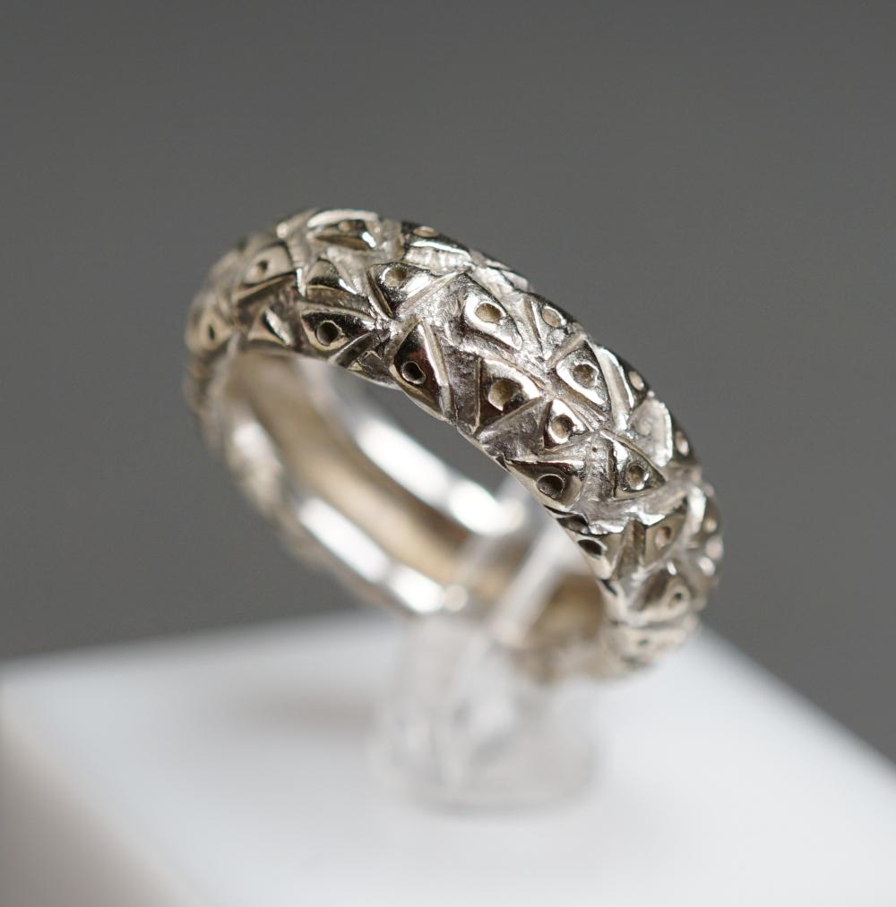 TESTED 14-KARAT WHITE-GOLD BAND,