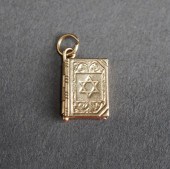 TESTED 14-KARAT YELLOW-GOLD 'T