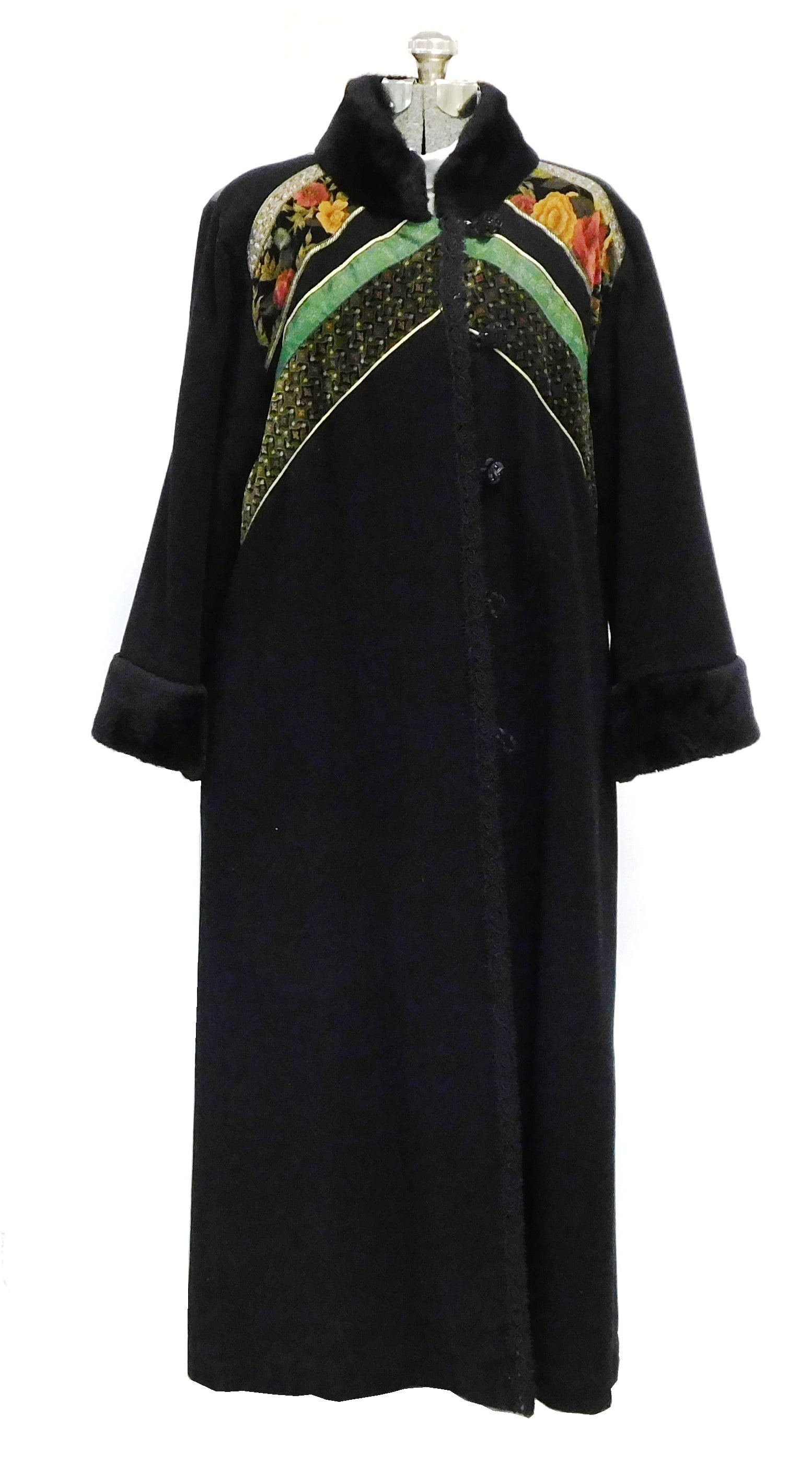 TEXTILE: VINTAGE SUTTLES &