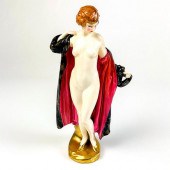 THE BATHER HN1238 - ROYAL DOUL