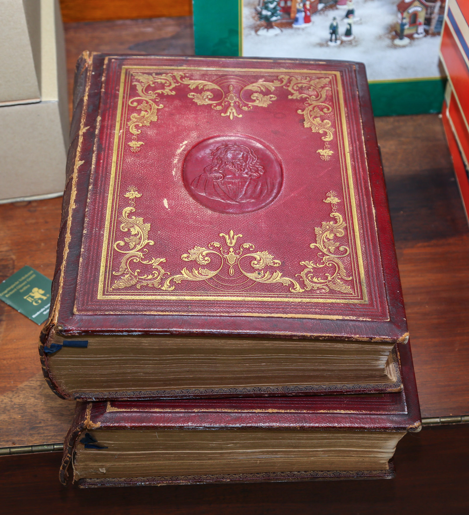 THE DEVOTIONAL FAMILY BIBLE,