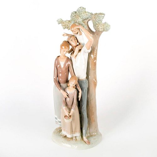 THE FAMILY 1001201 - LLADRO