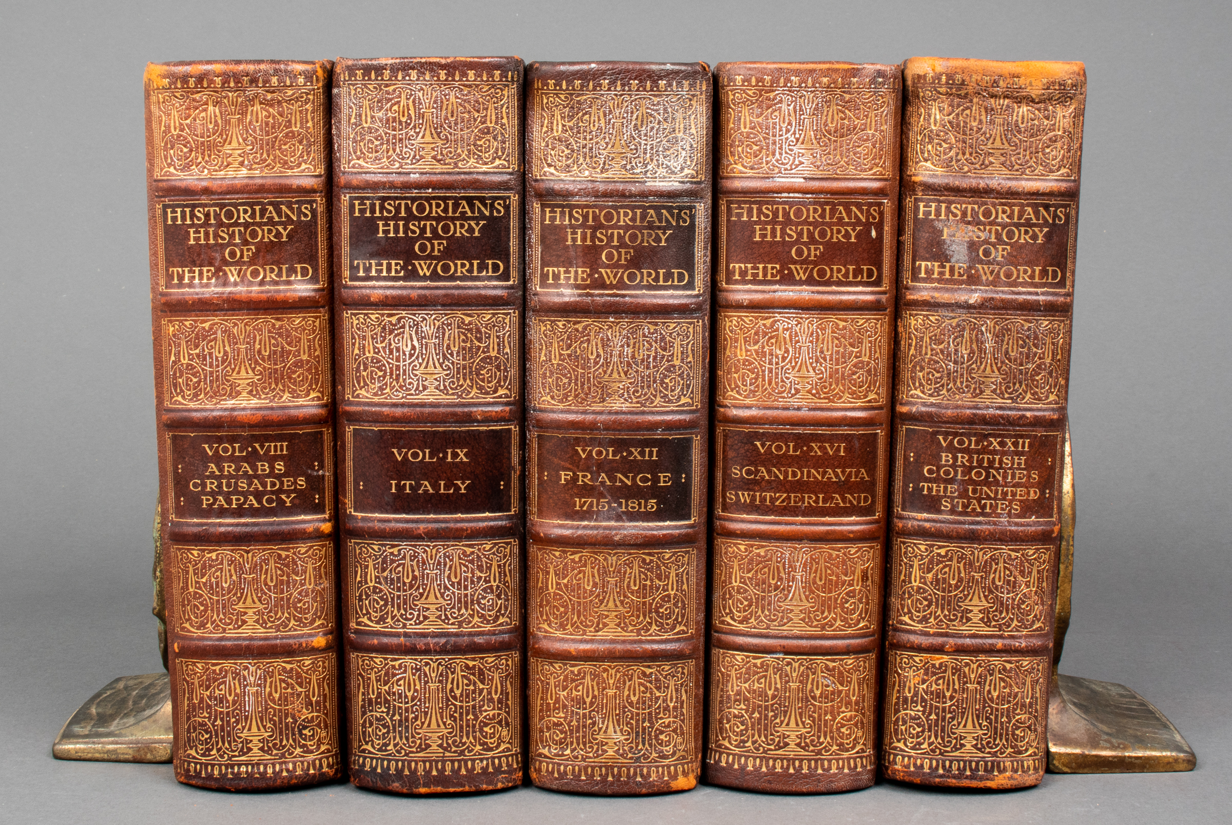 THE HISTORIANS' HISTORY OF THE