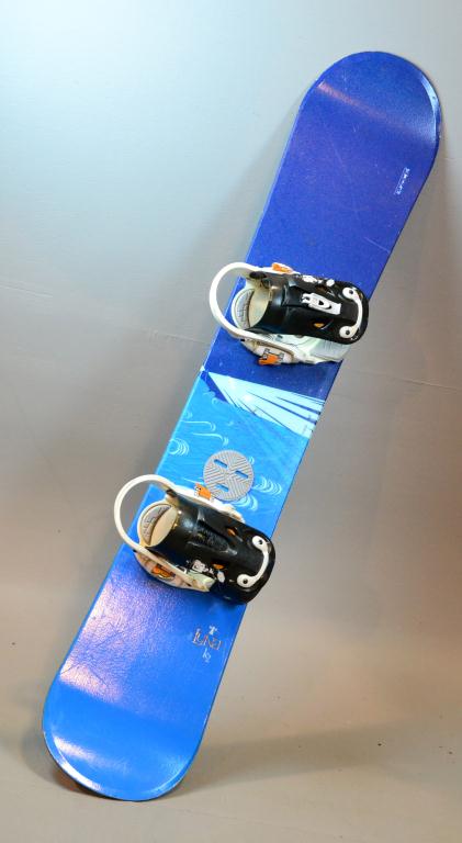 The Luna K2 SnowboardSnowboard with