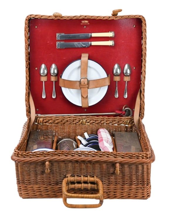 THERMOS ENGLAND C1907 WICKER PICNIC