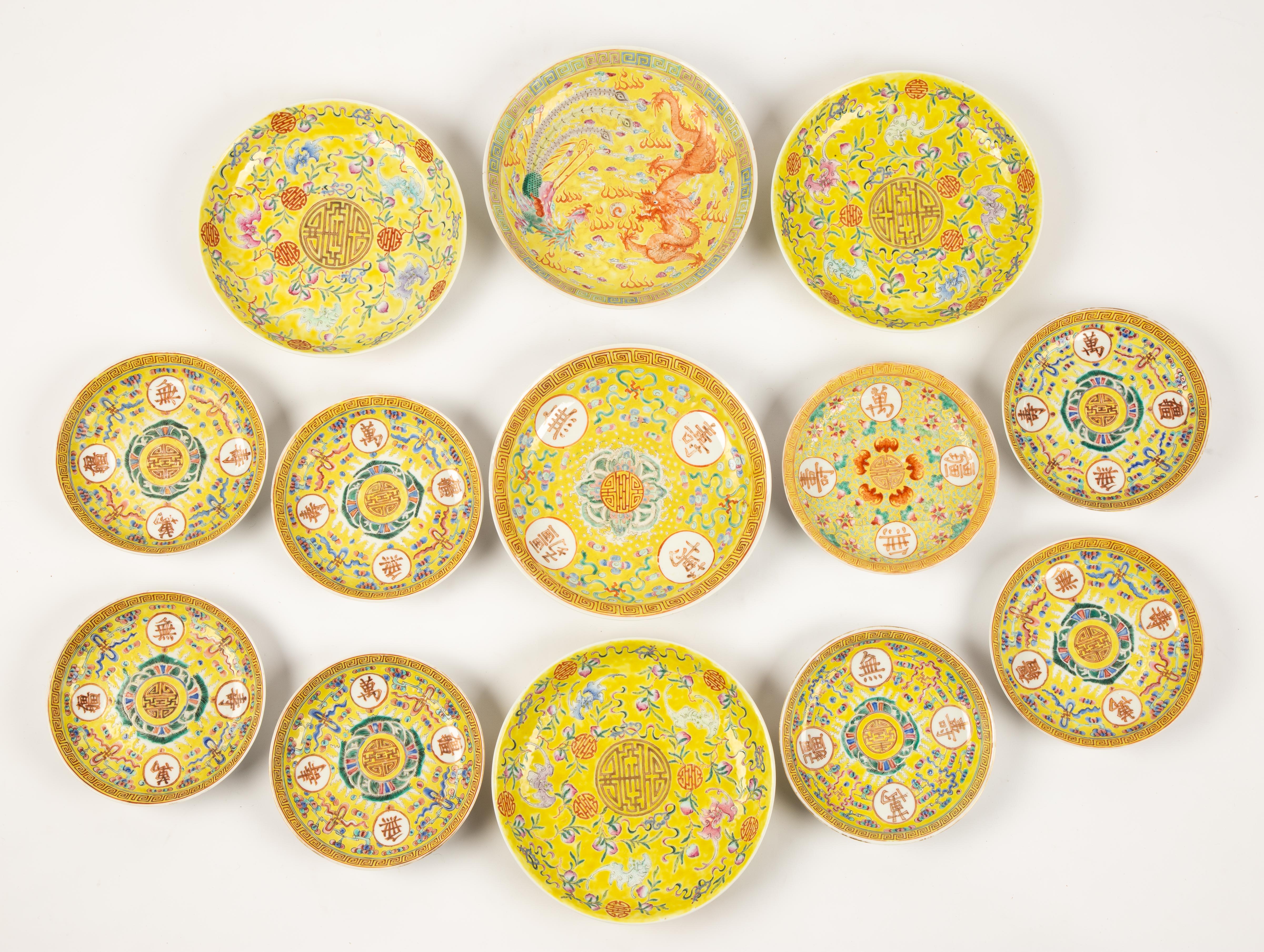 THIRTEEN CHINESE PORCELAIN HAND