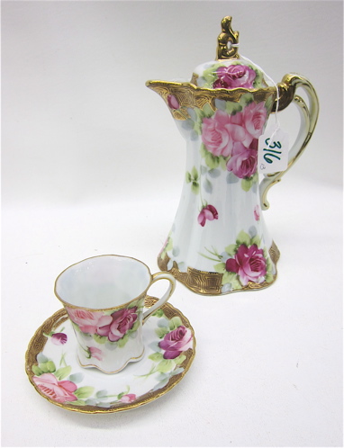 THIRTEEN PIECE NIPPON PORCELAIN