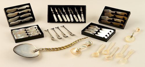 THIRTY SIX PIECES TABLEWARE ITEMS