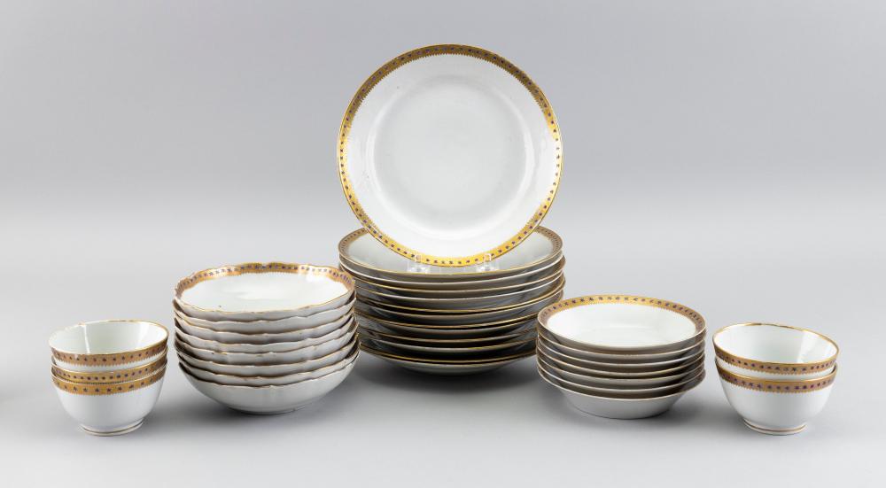THIRTY-THREE PIECES OF CHINESE