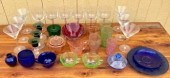 Thirty three pieces of vintage