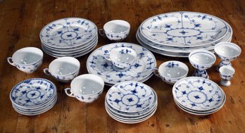 Thirty two pieces of signed Royal