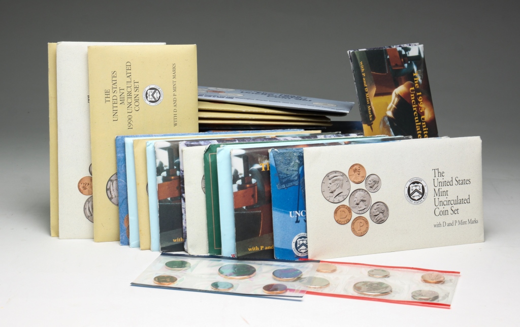 THIRTY U.S. MINT SETS. Thirty