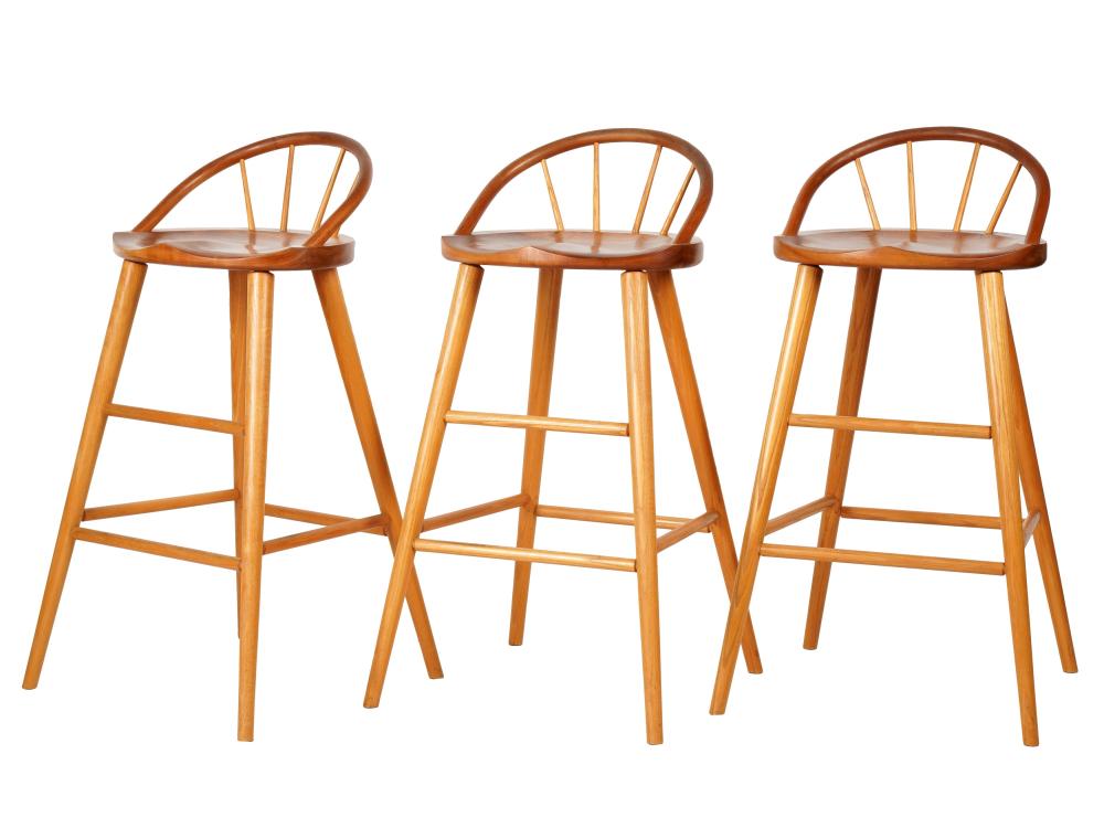 THOMAS MOSER: THREE BOWBACK