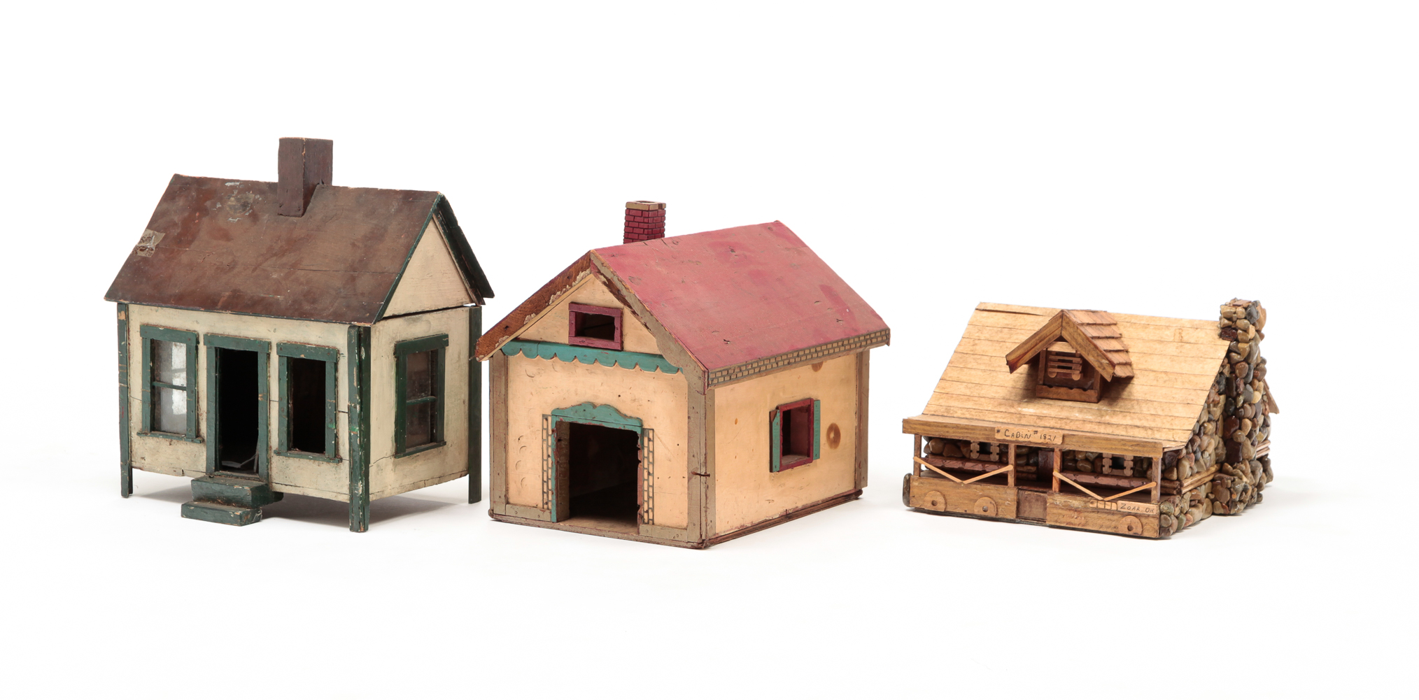 THREE AMERICAN MINIATURE HOUSES.