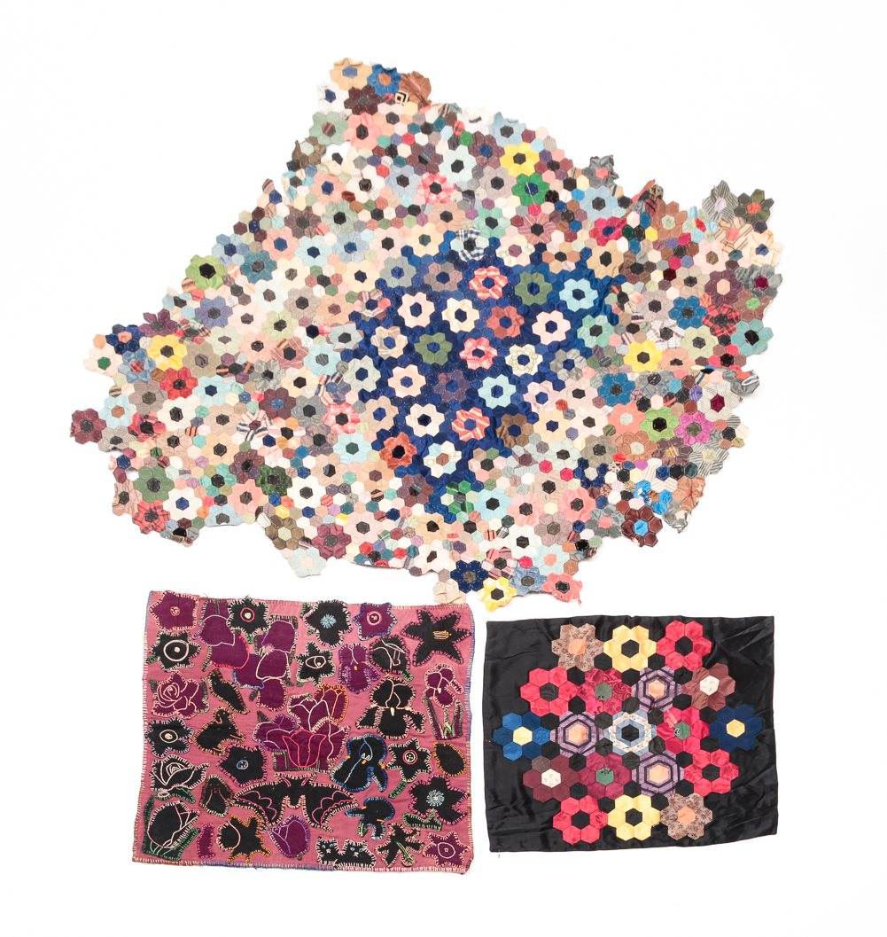THREE AMERICAN QUILTS AND TOP.