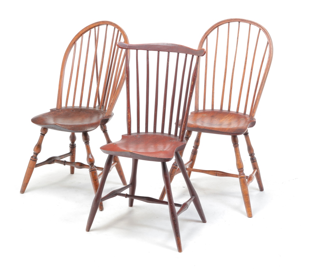THREE AMERICAN WINDSOR SIDE CHAIRS.