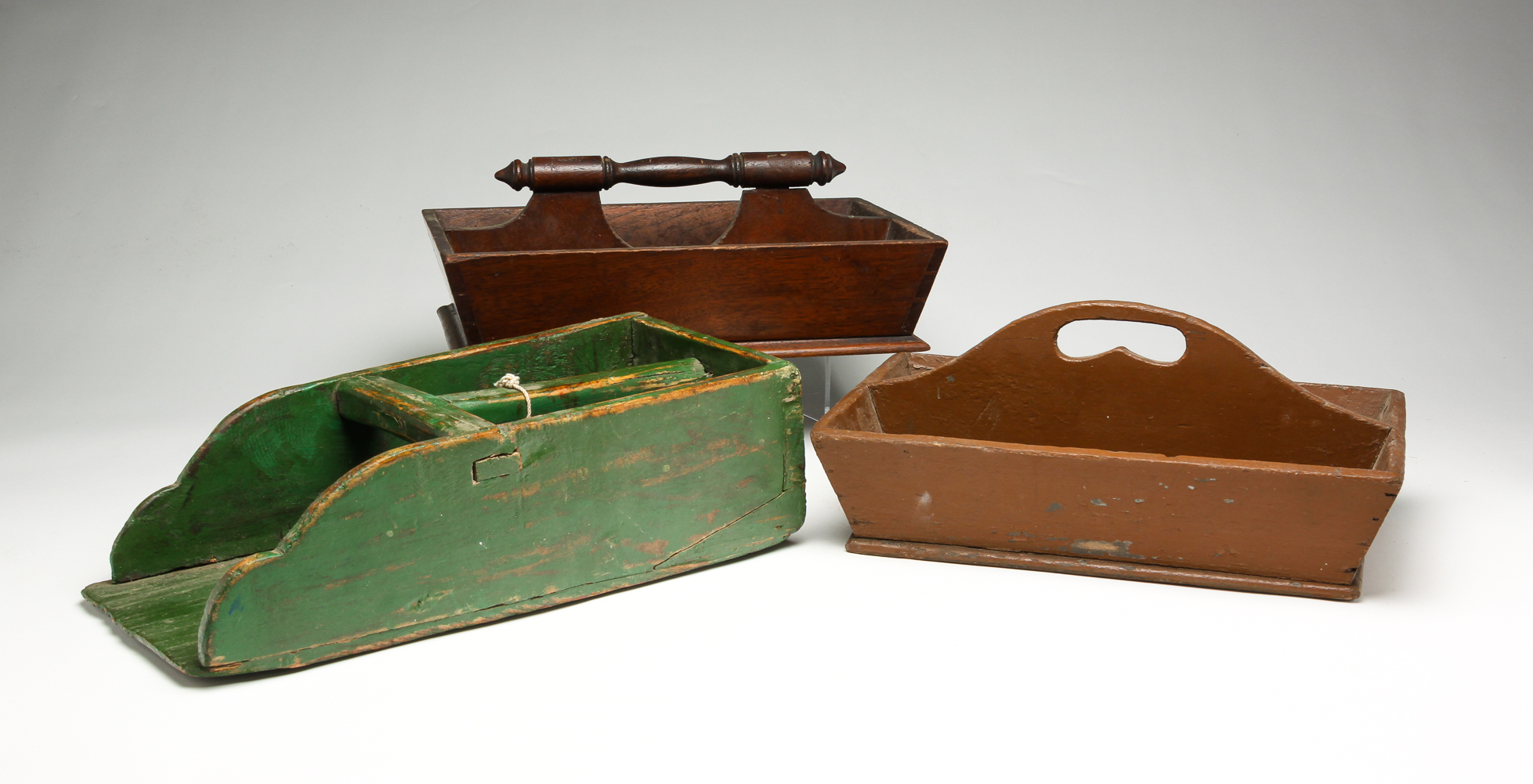 THREE AMERICAN WOODEN PIECES.