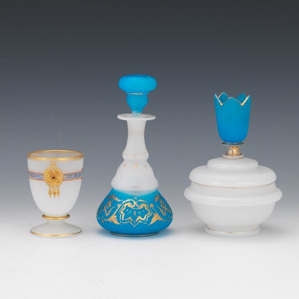 THREE ANTIQUE BLUE AND WHITE