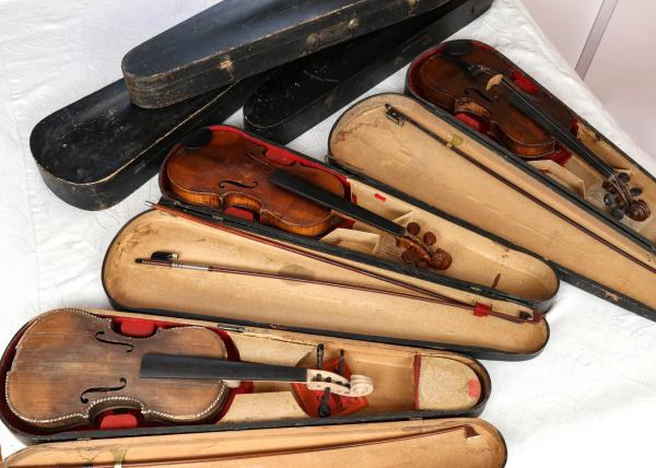 THREE ANTIQUE VIOLINS, SIX WOOD