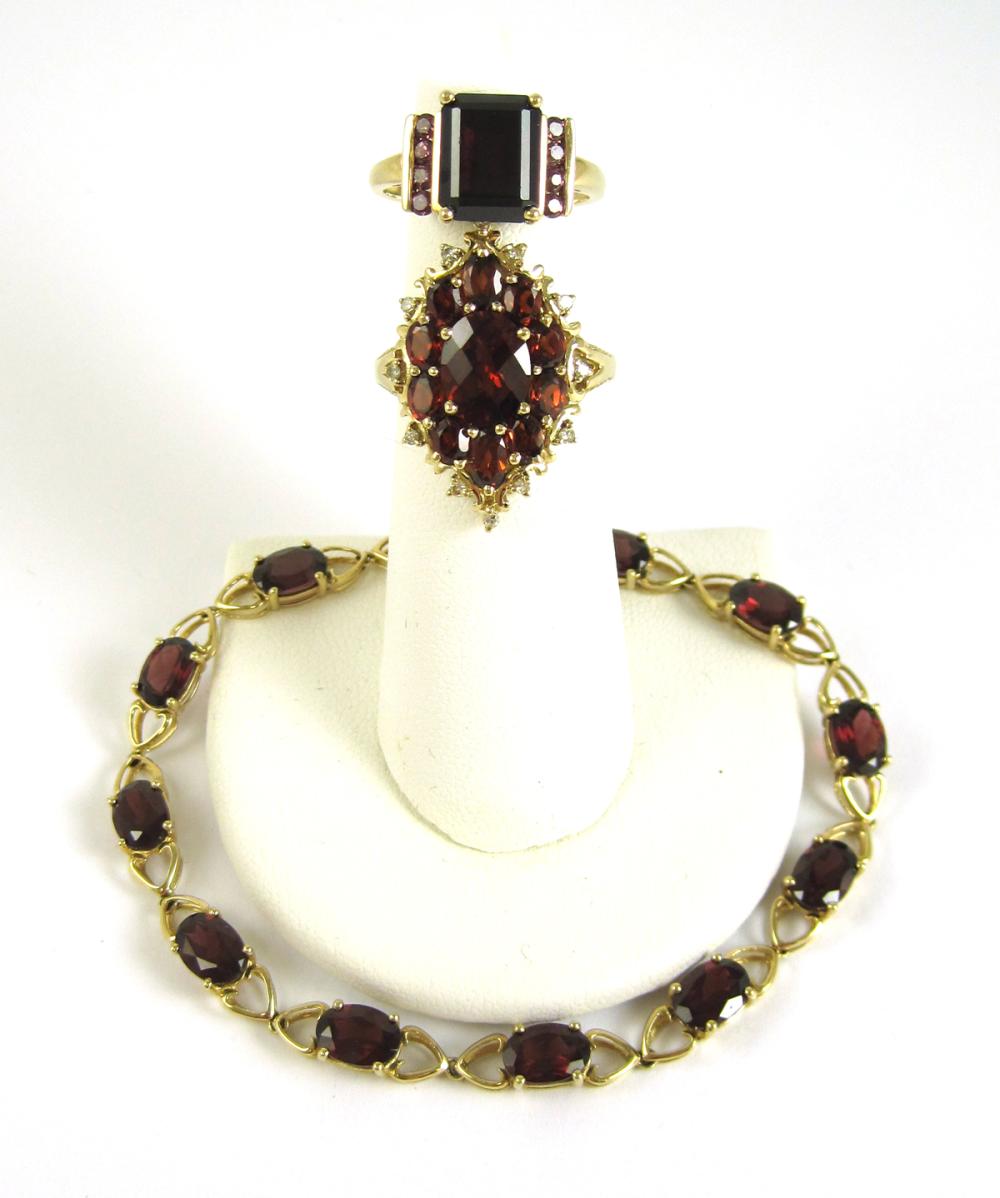 THREE ARTICLES OF GARNET AND TEN