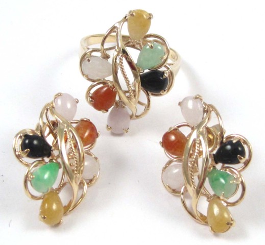 THREE ARTICLES OF JADE JEWELRY