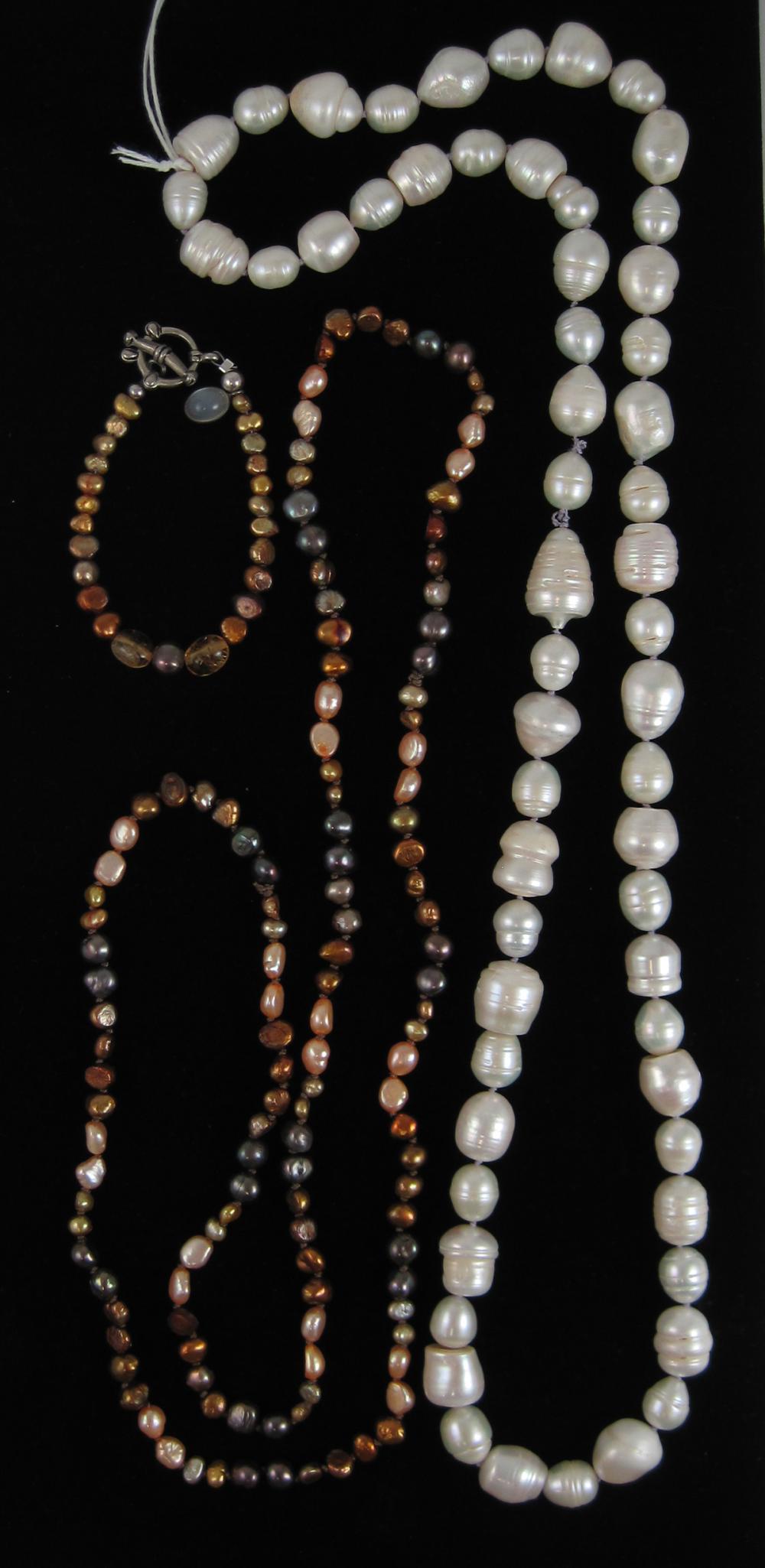 THREE ARTICLES OF PEARL JEWELRY,