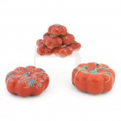 THREE ASSORTED CHINESE PORCELA