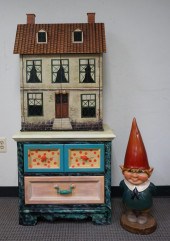 THREE ASSORTED WHIMSICAL DECOR