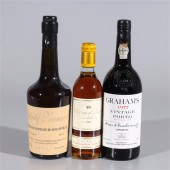 Three bottles of desert wine i