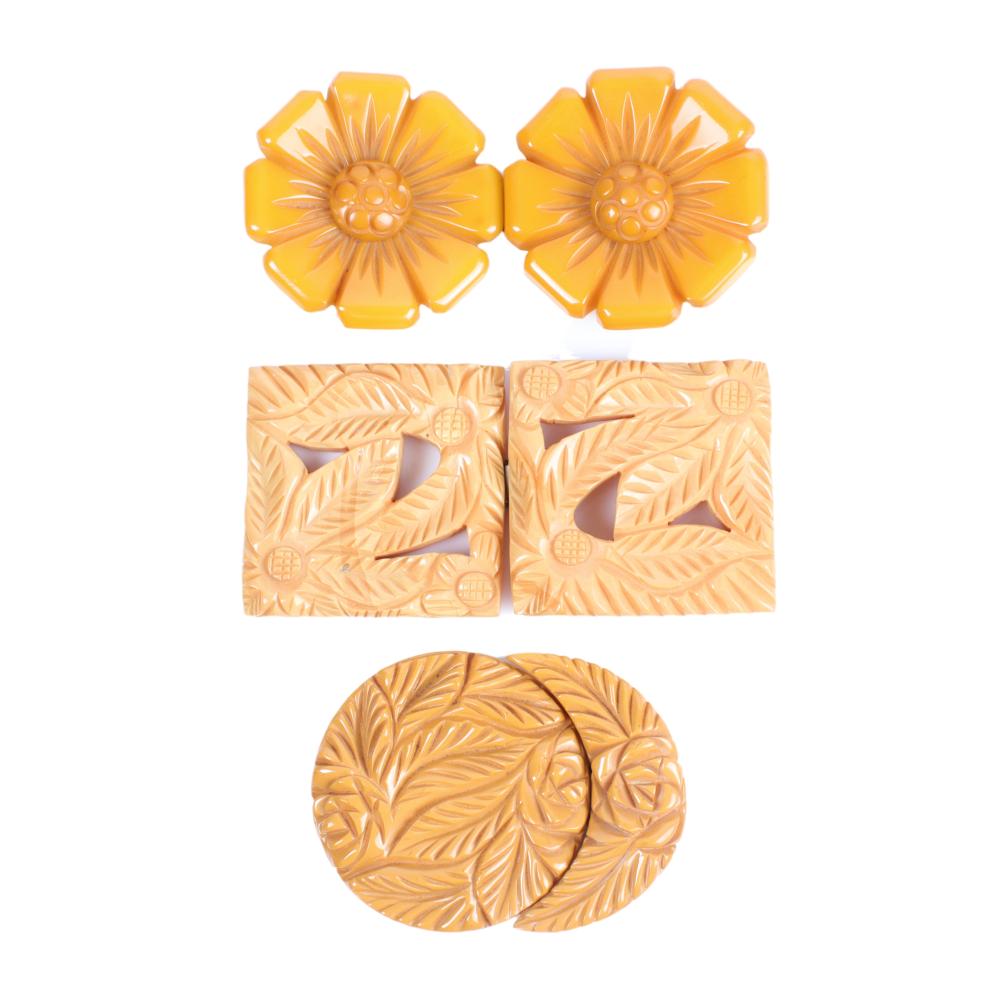 THREE CARVED VINTAGE BAKELITE
