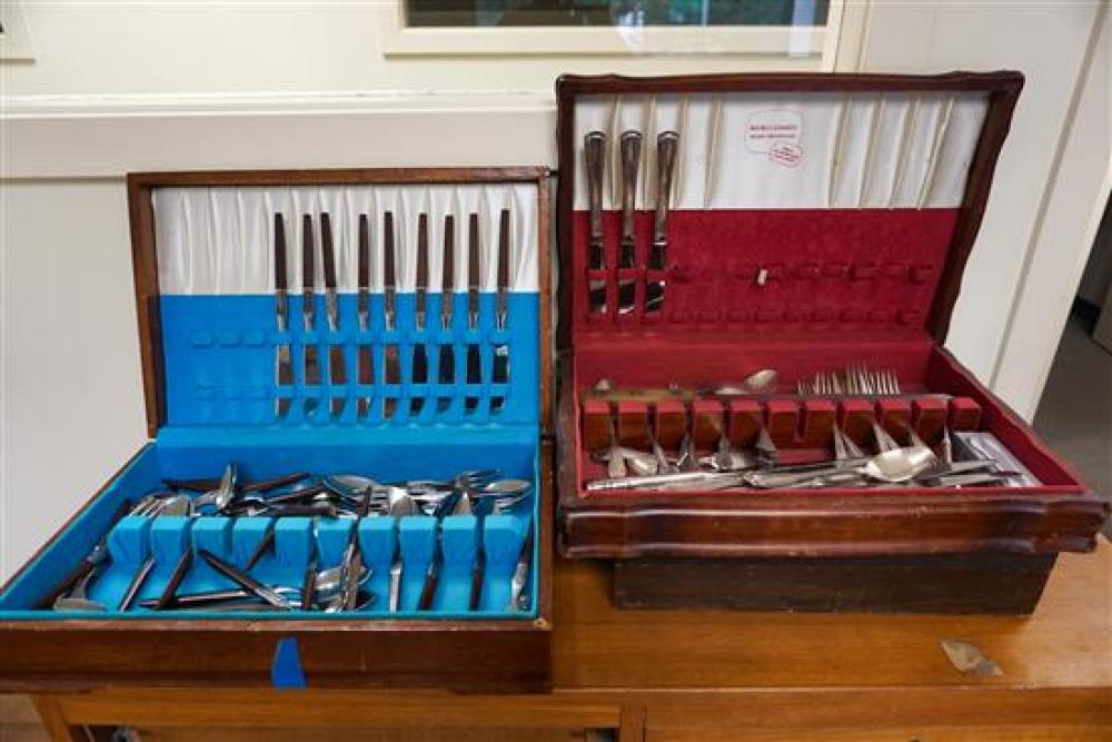 THREE CASED SILVER PLATE AND