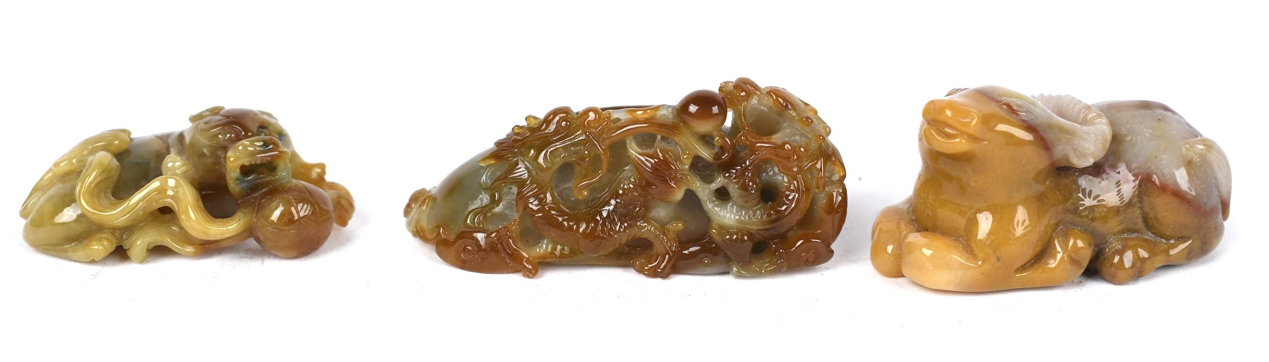 THREE CHINESE AGATE CARVINGS.