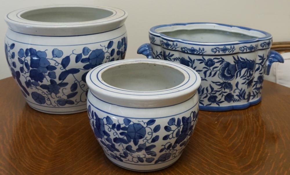 THREE CHINESE BLUE AND WHITE