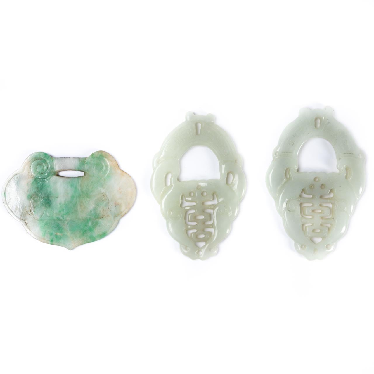 THREE CHINESE CARVED HARDSTONE