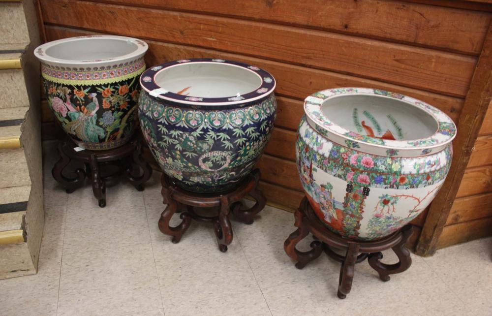 THREE CHINESE ENAMELED PORCELAIN