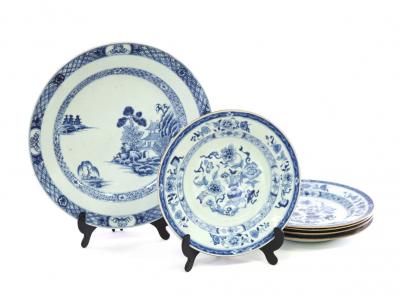 Three Chinese export blue and white