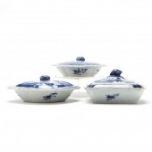THREE CHINESE EXPORT PORCELAIN