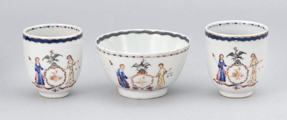 THREE CHINESE EXPORT PORCELAIN CUPS