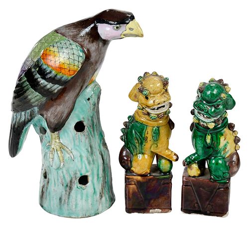 THREE CHINESE EXPORT PORCELAIN