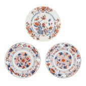 THREE CHINESE EXPORT PORCELAIN