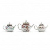 THREE CHINESE EXPORT PORCELAIN