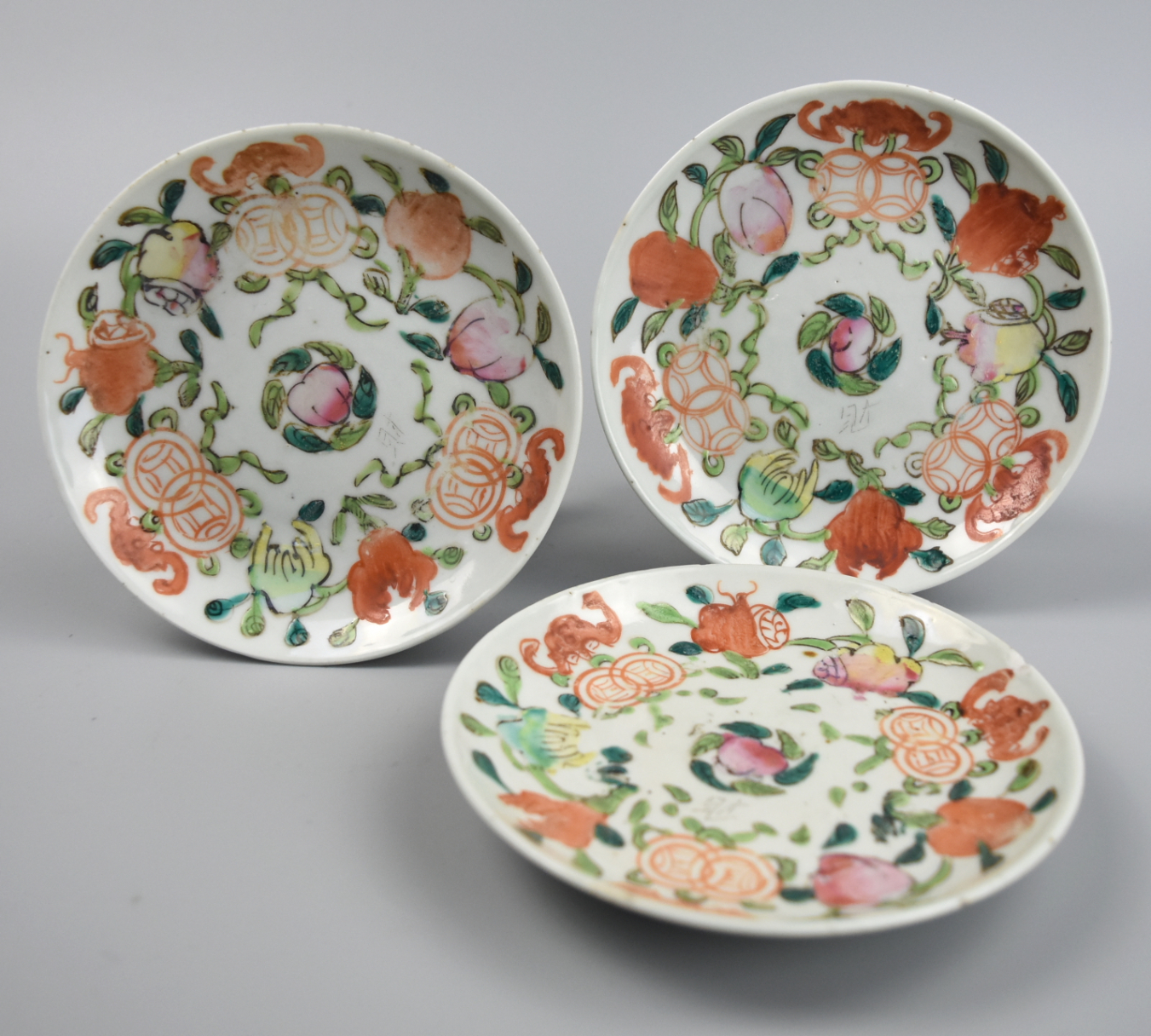 THREE CHINESE FAMILLE ROSE PLATE W/